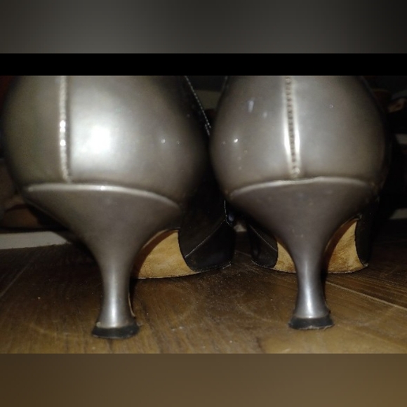 Manolo blahnik lisane patent Grey bow kitten heels 40.5 - Picture 6 of 11